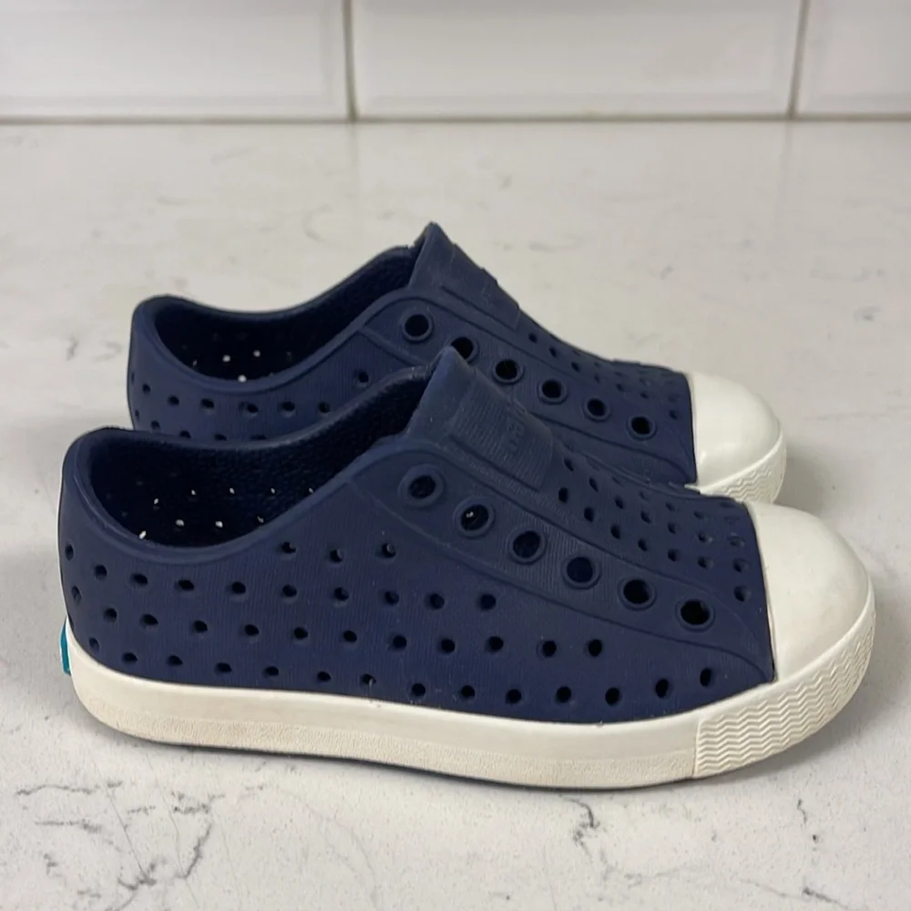 Native Jefferson Slip-on Sneakers Toddler/Little Kid Water Shoe Navy Blue Size 7
